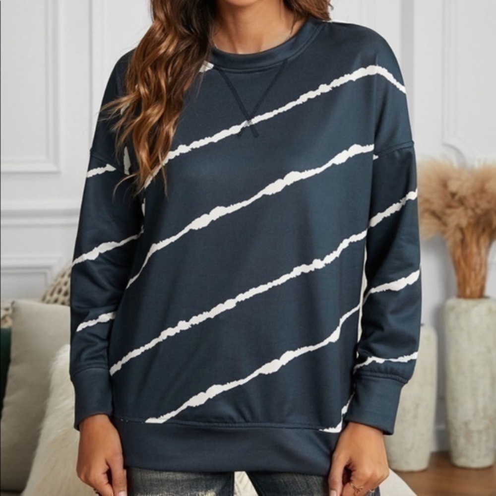 Navy blue tie dye striped long sleeve shirt with side slits NEW